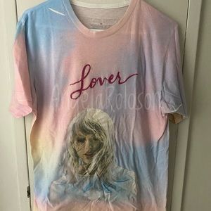 Lover T-Shirt.